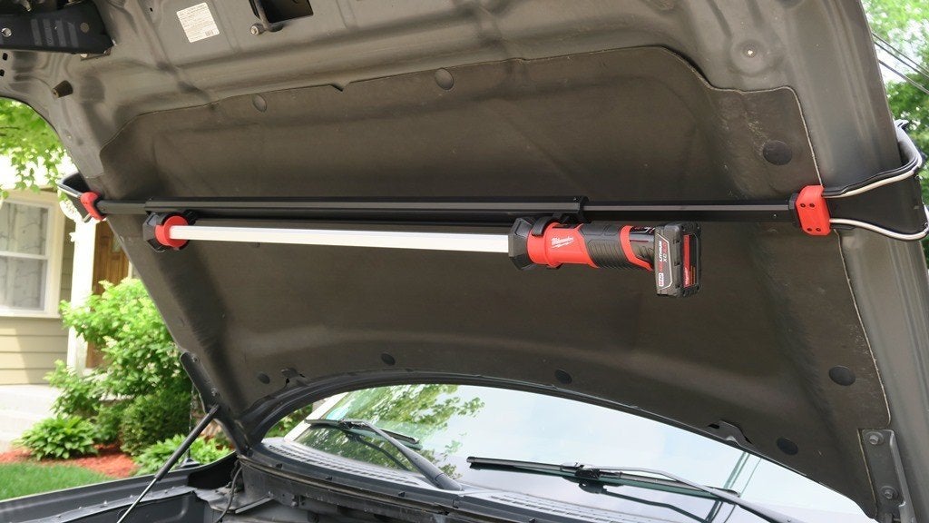 Milwaukee M12 UHL-0 Onderkaplamp - Zonder accu, Ophalen