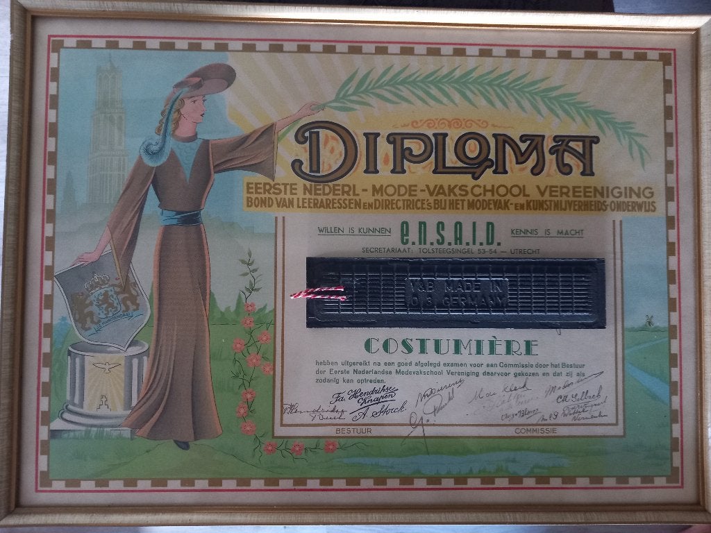 Diploma modevakschool ENSAID costumiere art deco utrecht, Ophalen of Verzenden