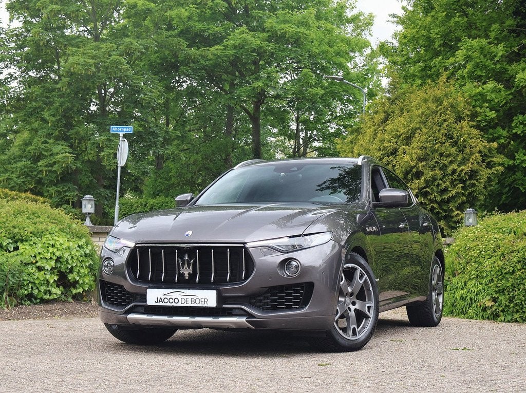Maserati Levante 3.0 V6 S AWD GranSport 430pk Alcantara heme, Auto's, 430 pk, Gebruikt, 138 €/maand, 2084 kg