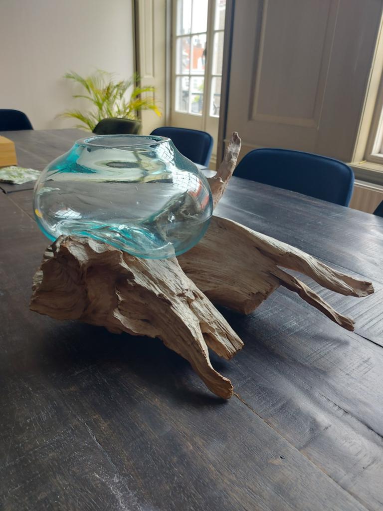 Decoratieve vaas op boomstronk, Ophalen of Verzenden, Overige kleuren, Glas, Minder dan 50 cm