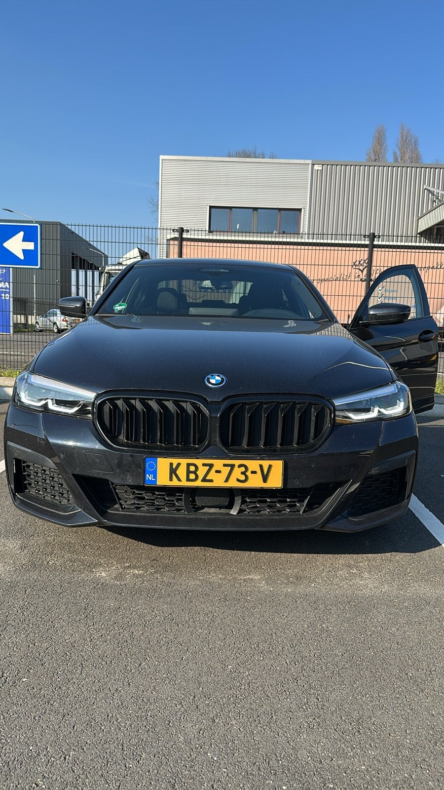 BMW 5-Serie 530e M Pakket 2022  Zwart 74  000 gelopem Km, Auto's, BMW, Achterwielaandrijving, 4 cilinders, Alcantara, Zwart