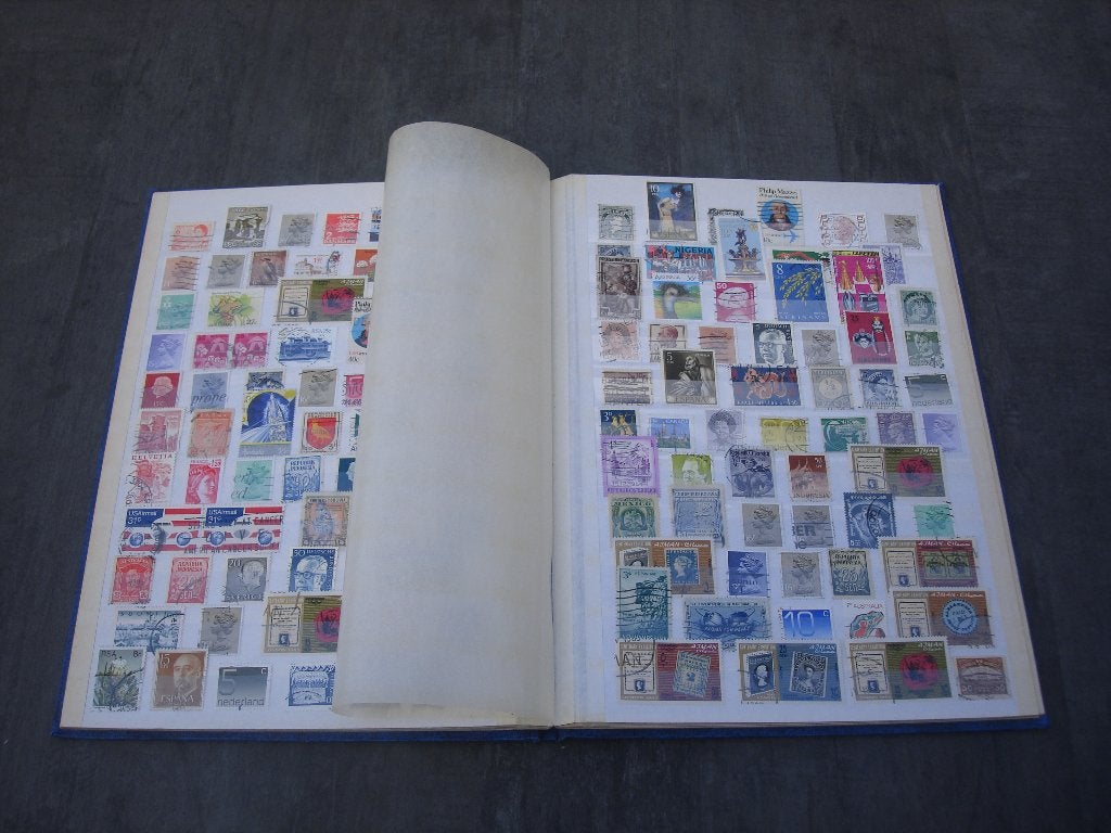 Postzegelalbum vol postzegels, Postzegels en Munten, Ophalen of Verzenden, Nederland en Buitenland