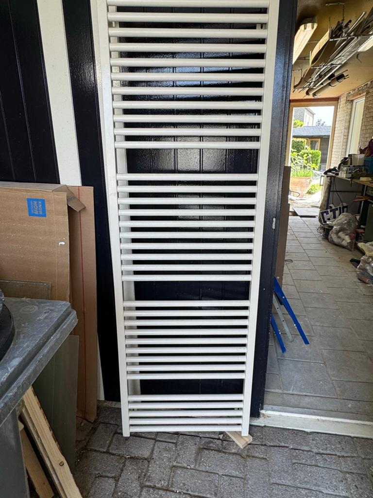 Design radiator 180x60 cm, Doe-het-zelf en Verbouw, Verwarming en Radiatoren, Ophalen, Radiator, Zo goed als nieuw, 60 tot 150 cm