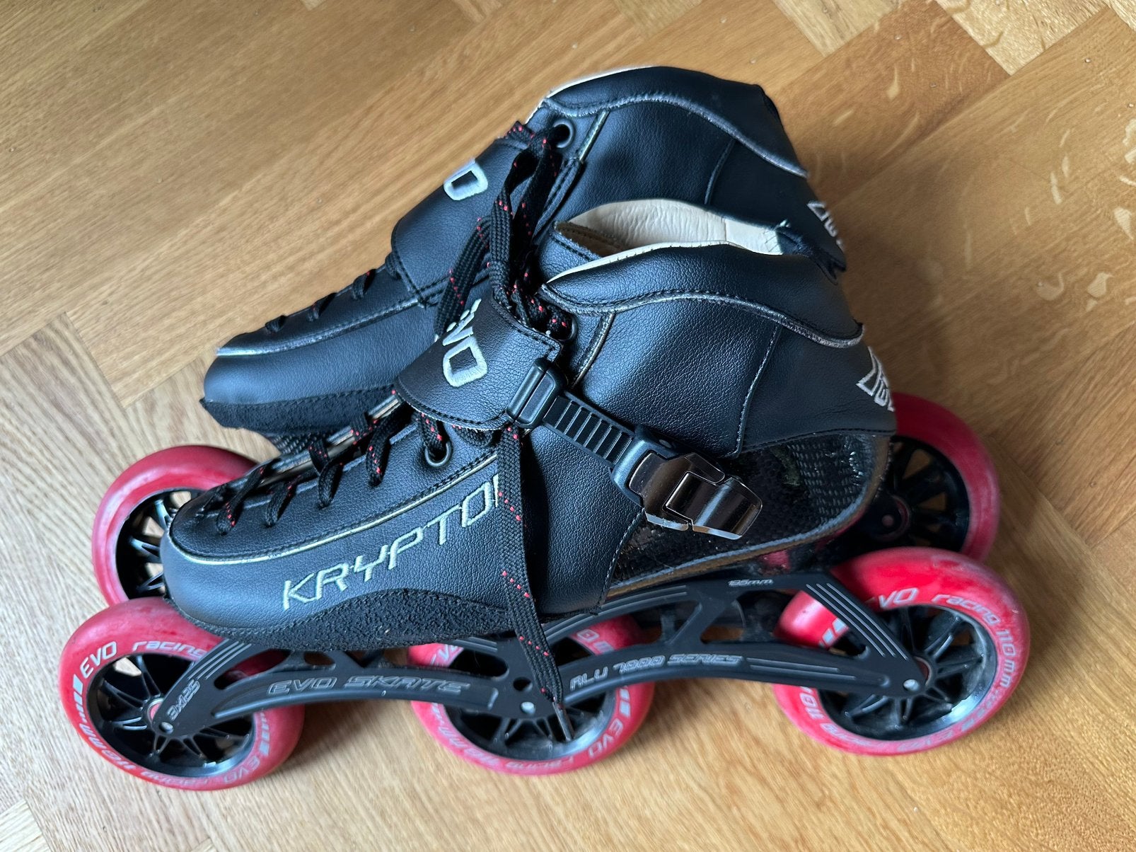 EVO krypton skates skeelers, 3 wielen 110 mm, maat 42, Sport en Fitness, Skeelers, Ophalen of Verzenden, Zo goed als nieuw