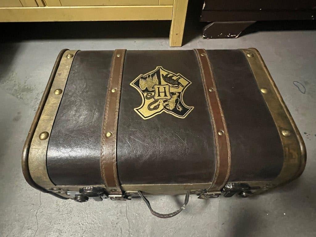Harry Potter Hogwarts School Trunk, Ophalen of Verzenden, Zo goed als nieuw, Actiefiguurtje