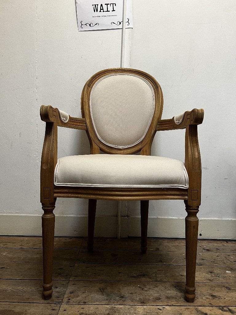 Romantische Franse fauteuil, houten frame, katoenen stof, 75 tot 100 cm, Ophalen of Verzenden, Zo goed als nieuw, Stof