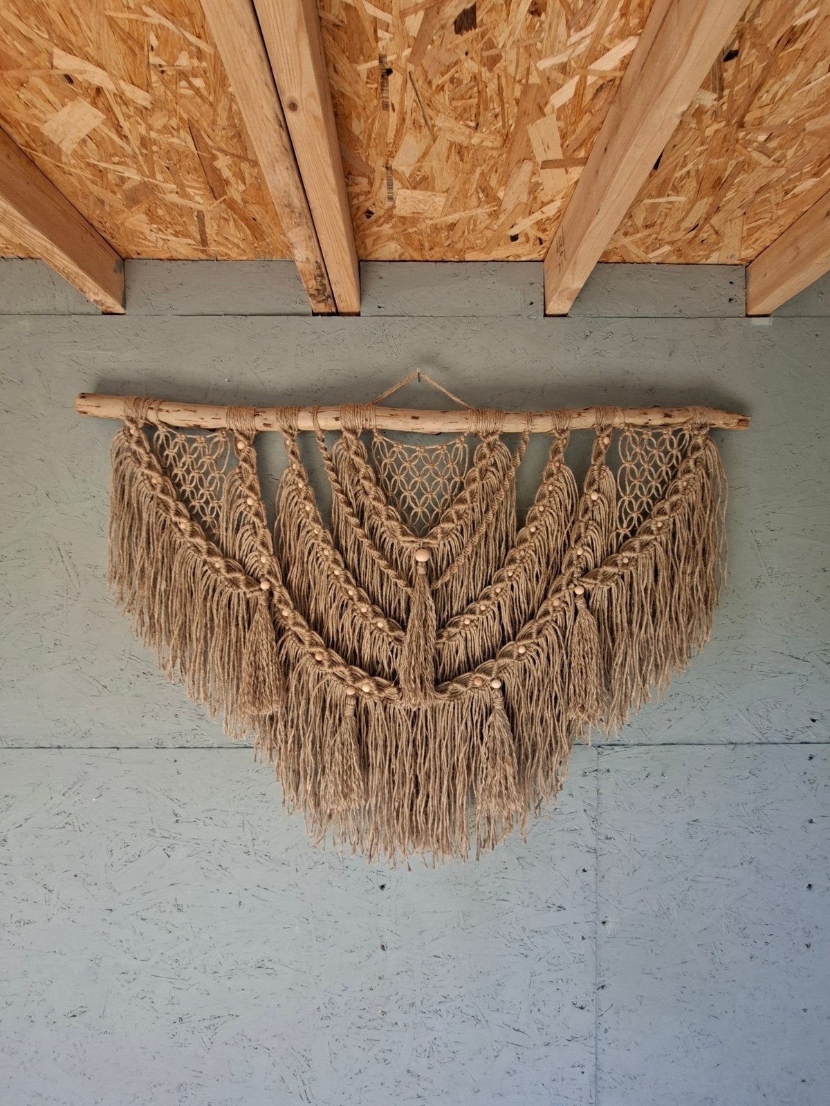 Nieuwe handgemaakte macrame jute wandkleed, Huis en Inrichting, Ophalen of Verzenden, Nieuw