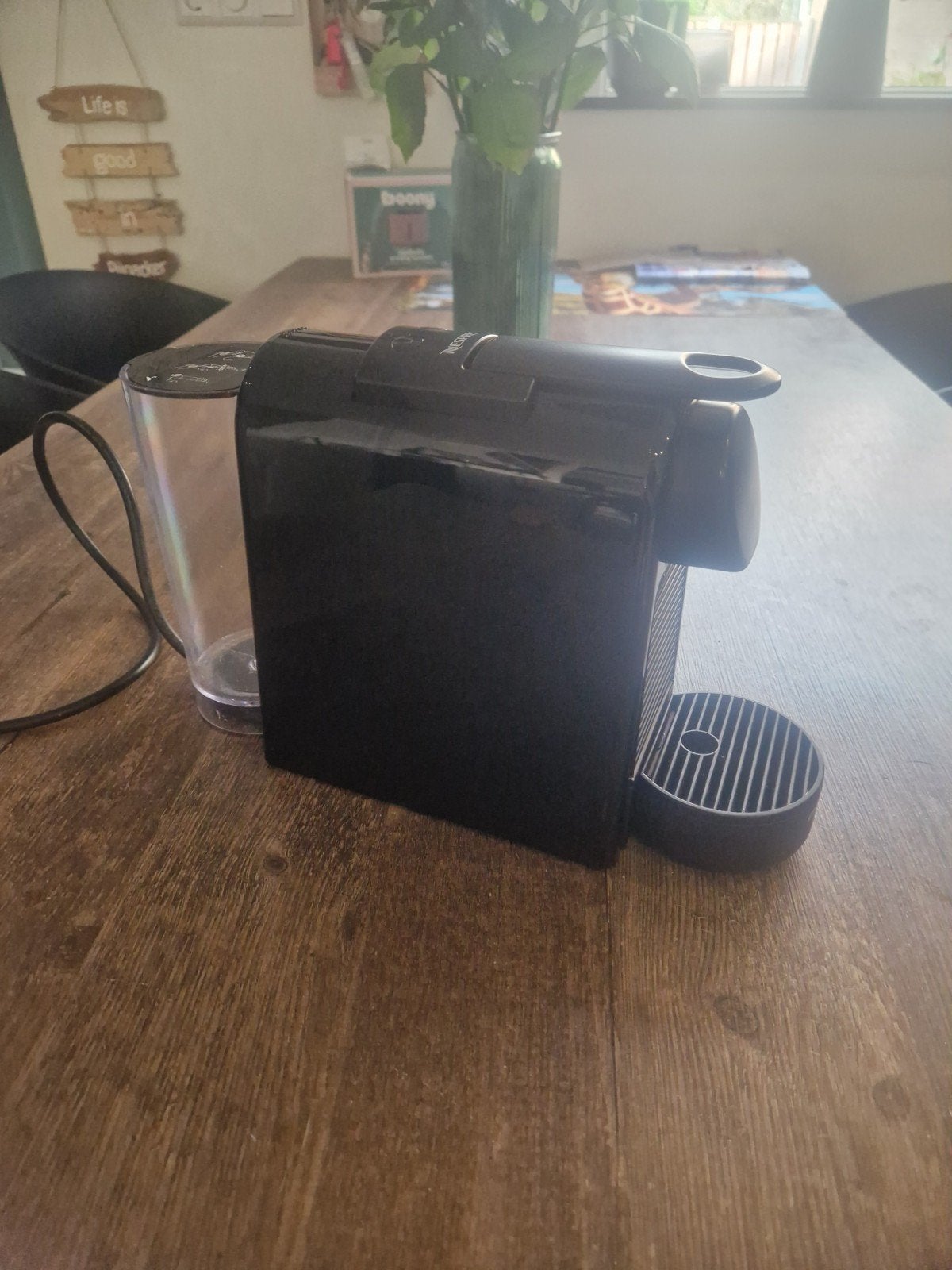 Magimix Nespresso Essenza Mini - Zo goed als nieuw, Ophalen of Verzenden, Zo goed als nieuw, Espresso apparaat, Koffiepads en cups