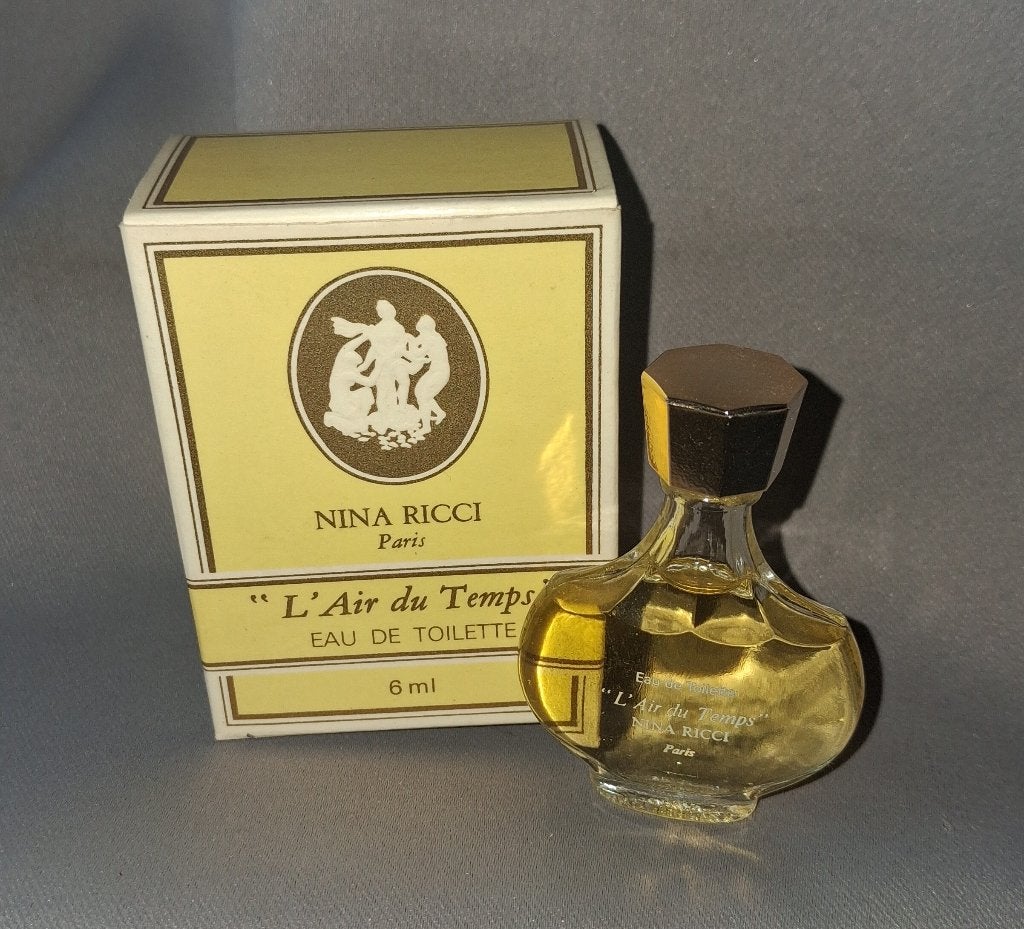 Volle parfum mini Nina ricci L,air du temps gouden dop +, Ophalen of Verzenden, Zo goed als nieuw, Miniatuur, Gevuld