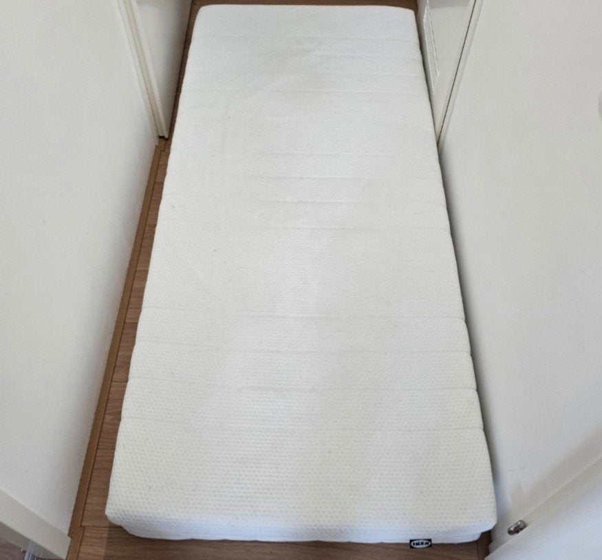 IKEA ÅKREHAMN Schuimmatras / Foam Mattress – 90x200 cm (Zo g, Ophalen, Zo goed als nieuw, Eenpersoons, 90 cm