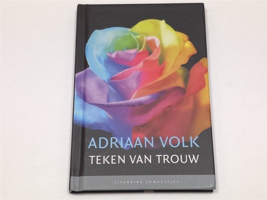 Teken van Trouw — Adriaan Volk, Literaire Juweeltjes 2023, Ophalen of Verzenden, Gelezen