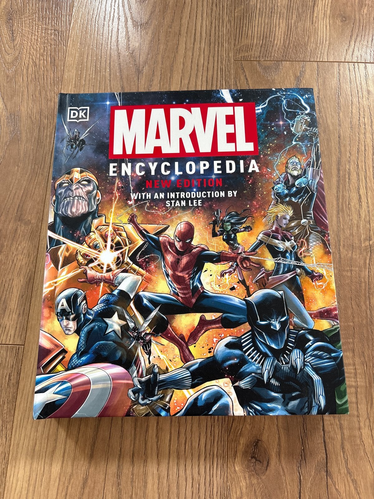 Marvel Encyclopedia - Nieuwe Editie met introductie Stan Lee, Ophalen of Verzenden, Zo goed als nieuw, Overige onderwerpen, Los deel
