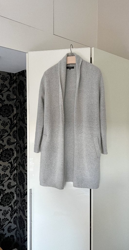 Lang gebreid bouclé vest zachte grijstint Soyaconcept medium, Maat 38/40 (M), Soyaconcept, Ophalen of Verzenden, Zo goed als nieuw