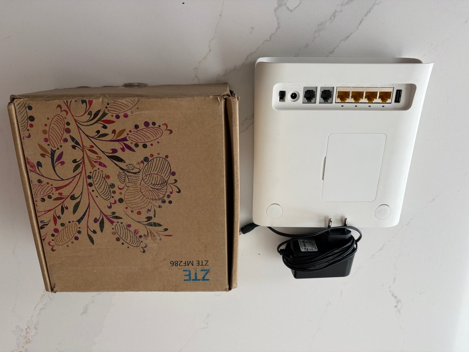 ZTE MF286 4G Router - Snelle en Betrouwbare Internetverbindi, Ophalen, Zo goed als nieuw, Router met modem