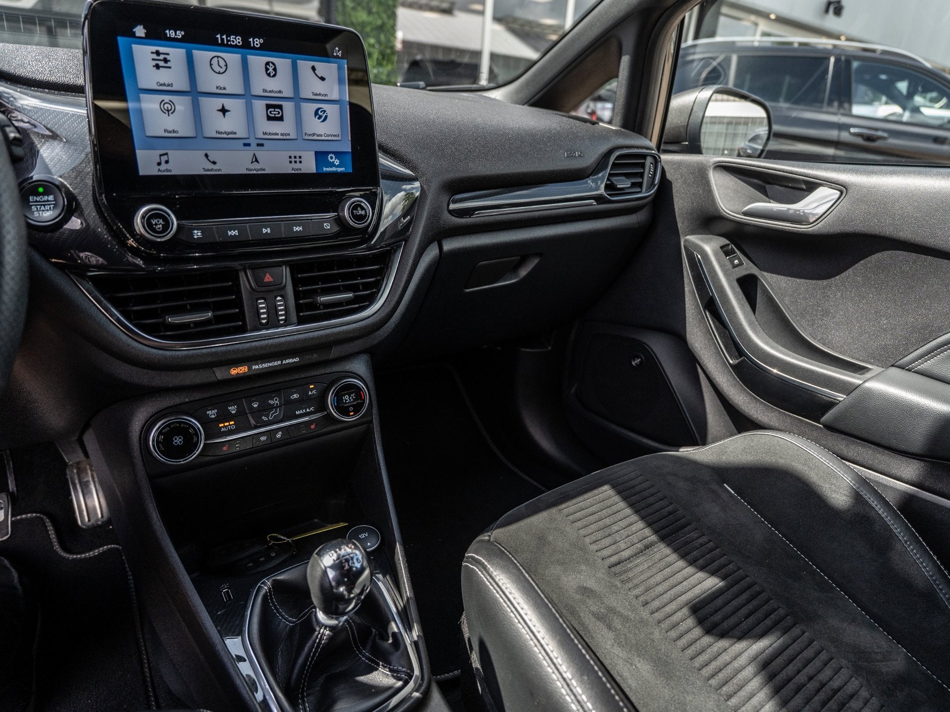 Ford Fiesta 1.5 EcoBoost 200PK ST-3 | Recaro | B&O Sound | L, Voorwielaandrijving, Zwart, Automatische klimaatregeling, Origineel Nederlands