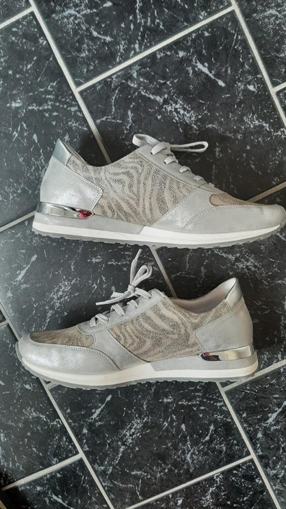ZGAN ZILVER GRIJZE LEREN REMONTE SNEAKERS GYMPEN MAAT 40, Overige kleuren, Ophalen of Verzenden, REMONTE, Sneakers of Gympen