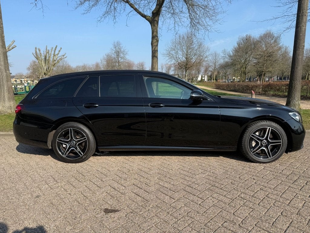 Mercedes-Benz E-Klasse Estate 300 e AMG L. (bj 2022), Auto's, Mercedes-Benz, Automaat, 14 kWh, Gebruikt, 4 cilinders