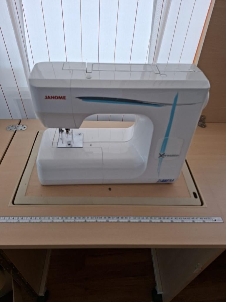 Janome Xpression Naaimachine met Naaitafel, Ophalen of Verzenden
