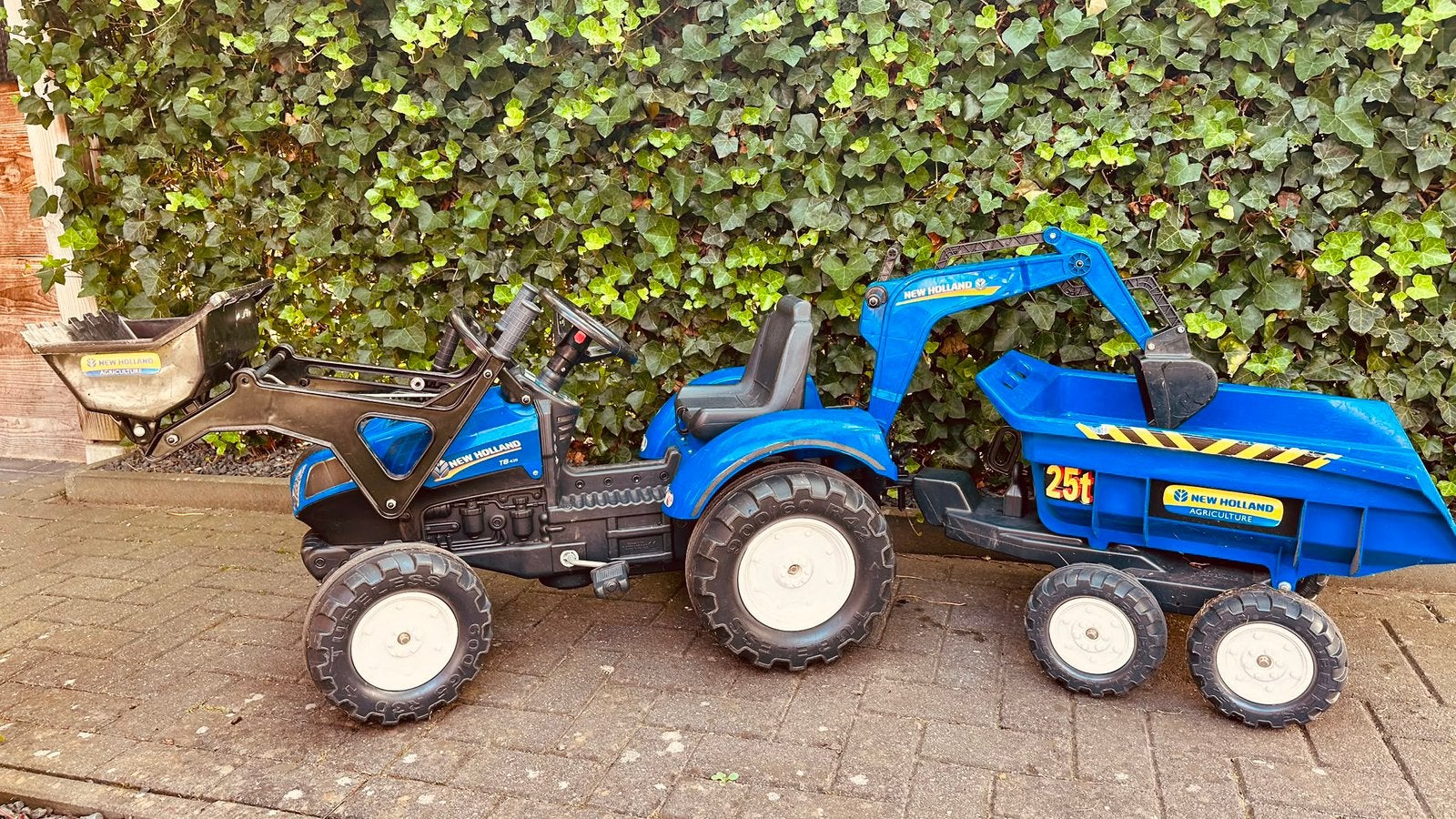Falk new holland T8 traptractor, Ophalen, Zo goed als nieuw, Overige merken