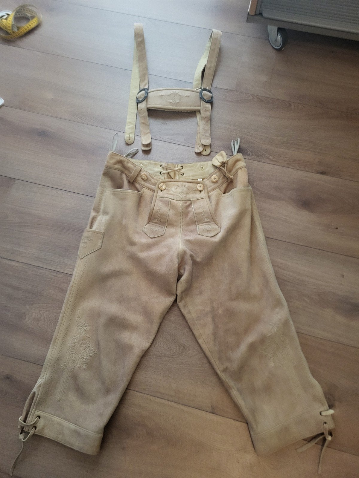 Dames Lederhose / Trachtenbroek maat 42 – met bretels., Kleding | Heren, Ophalen of Verzenden, Gedragen, Overige thema's, Kleding