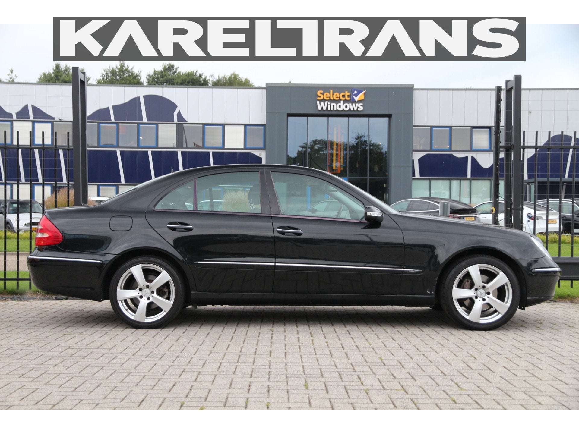 Mercedes-Benz E-Klasse E320 Elegance | NL Auto | navi.., Auto's, Automaat, Gebruikt, Zwart, Zwart
