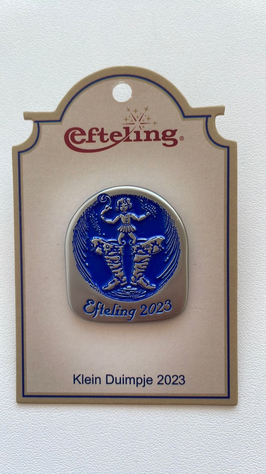 Efteling pin Klein Duimpje 2023 EPP 448 op kaartje, Ophalen of Verzenden, Nieuw, Button of Speldje