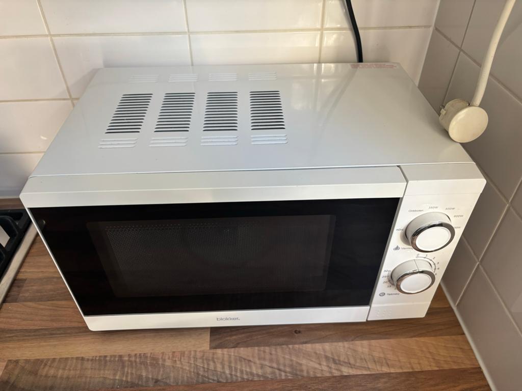 Blokker Magnetron - Wit, Ophalen, Gebruikt, Minder dan 45 cm, Magnetron