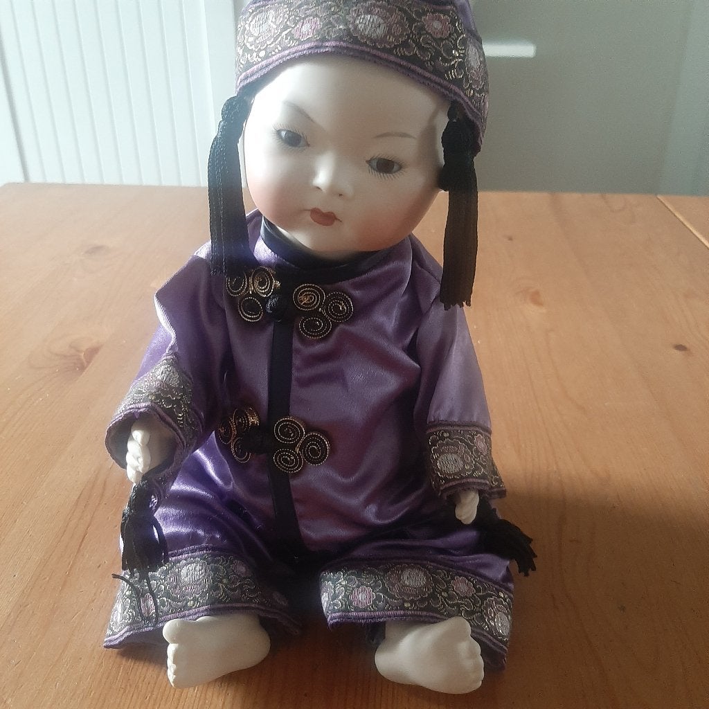 Pop van porselein, Ophalen of Verzenden, Zo goed als nieuw