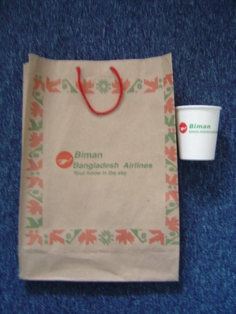 Biman Bangladesh Airlines tas + beker, Ophalen of Verzenden, Zo goed als nieuw, Overige typen
