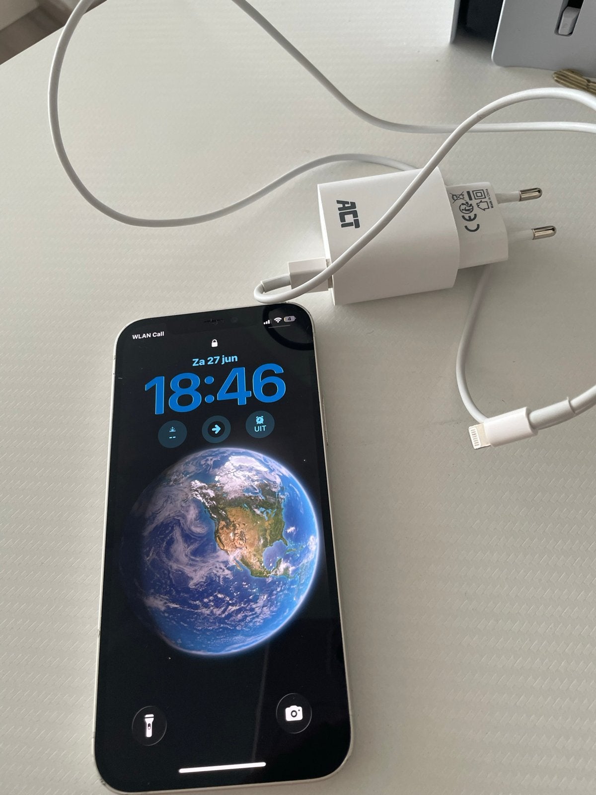 iPhone 12 64GB - Achterkant beschadigd, Telecommunicatie, Mobiele telefoons | Apple iPhone, IPhone 12 Mini, Wit, Ophalen of Verzenden