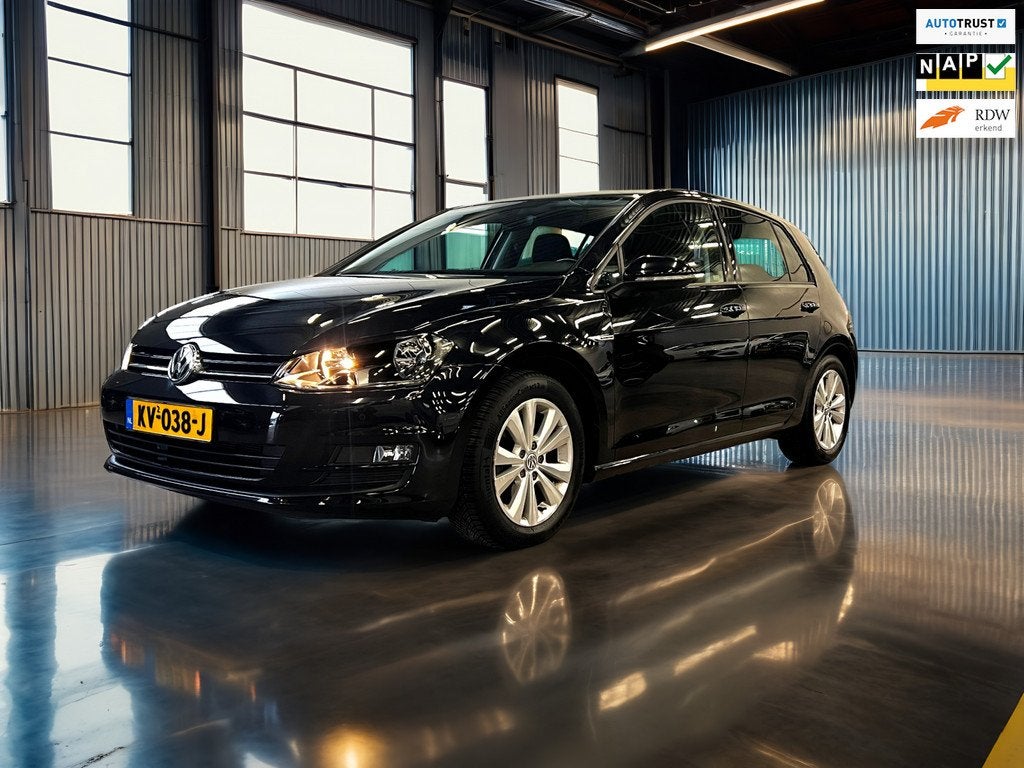 Volkswagen Golf 1.0 TSI Connected Series Carplay_Camera_Navi, Auto's, Volkswagen, Voorwielaandrijving, Gebruikt, Origineel Nederlands