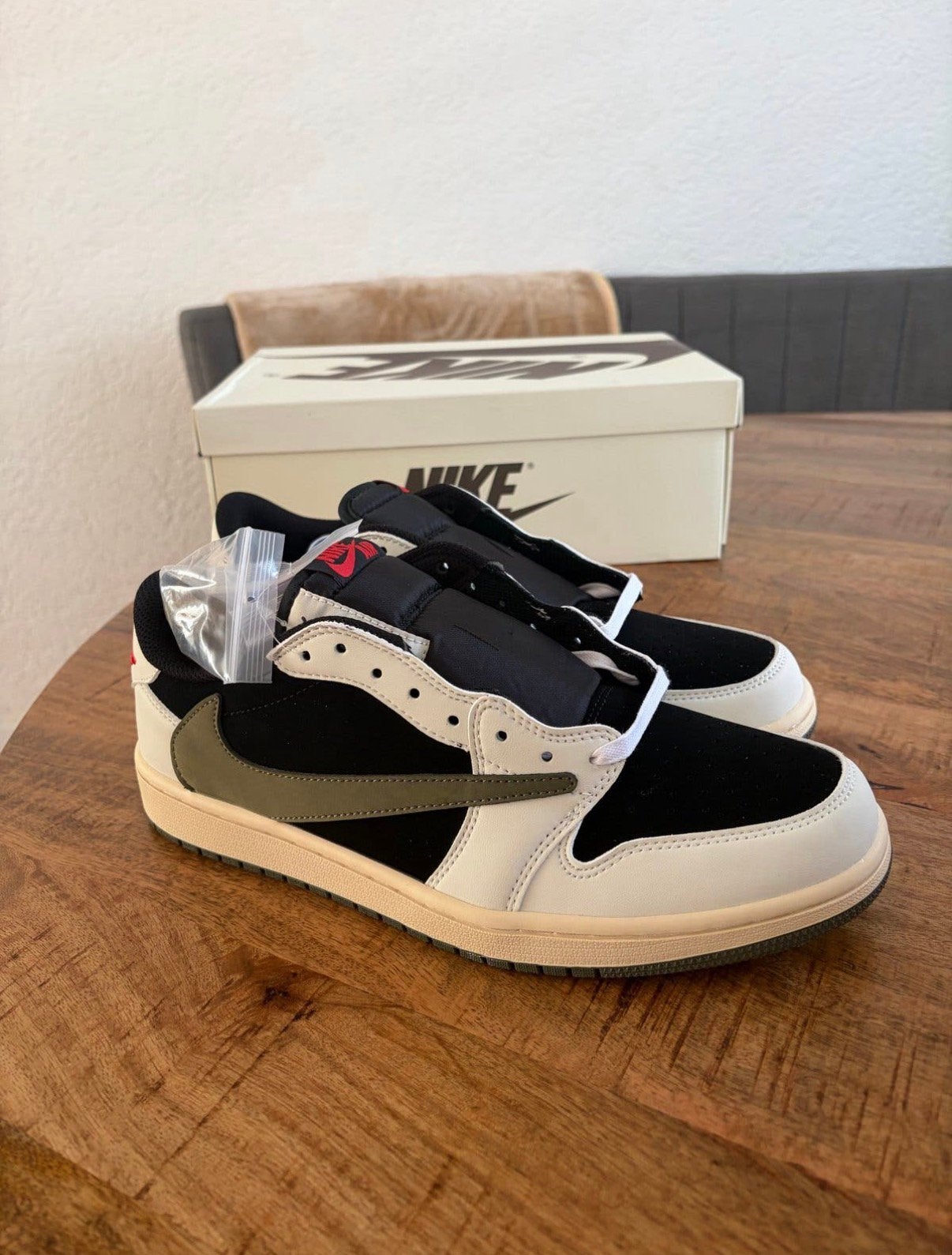 Travis Scott X Air Jordan 1 Low OG 'Medium Olive, Kleding | Heren, Ophalen of Verzenden, Nieuw