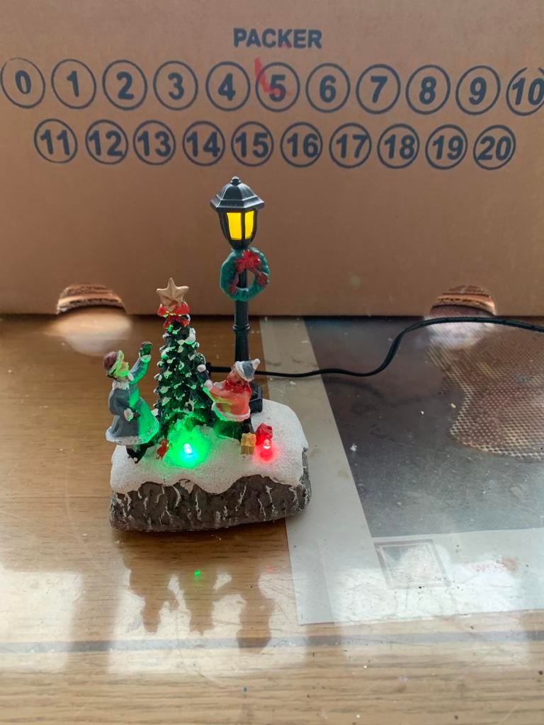3 verschillende kerstdorp taferelen, Ophalen of Verzenden, Gebruikt