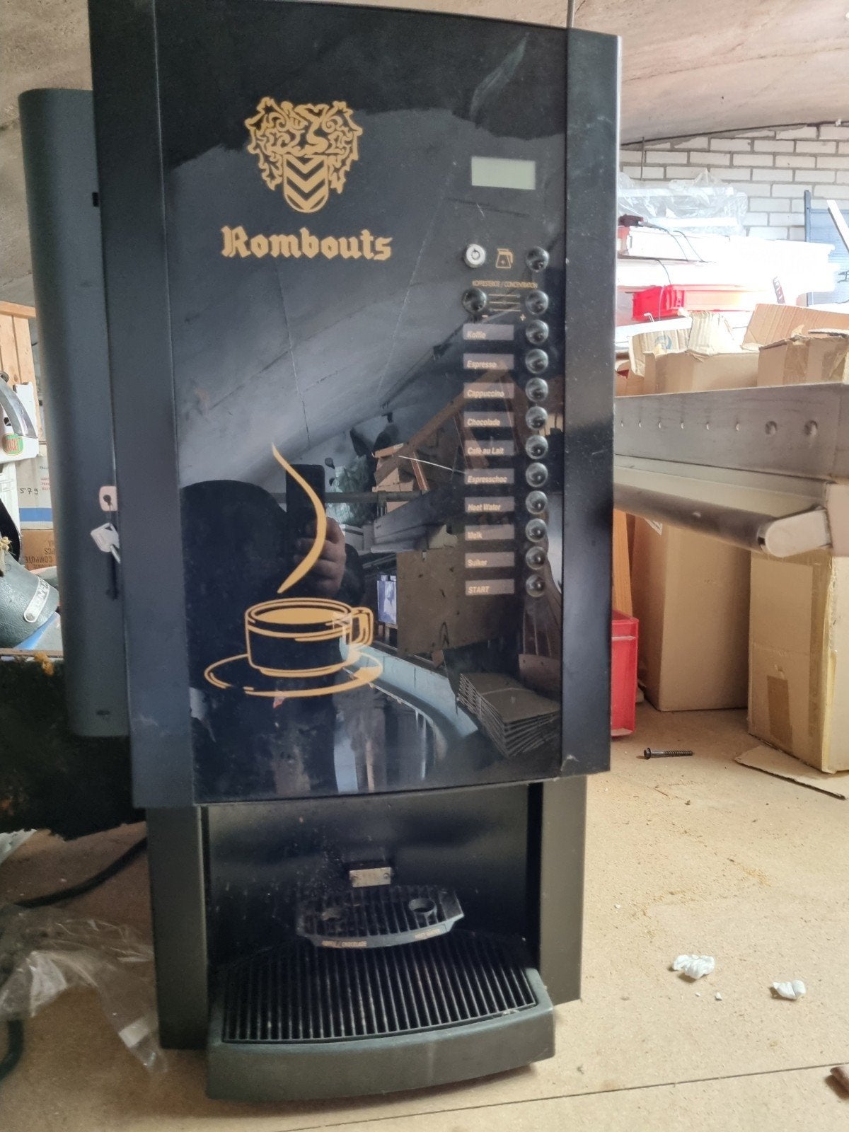Rombouts Koffiemachine, Ophalen