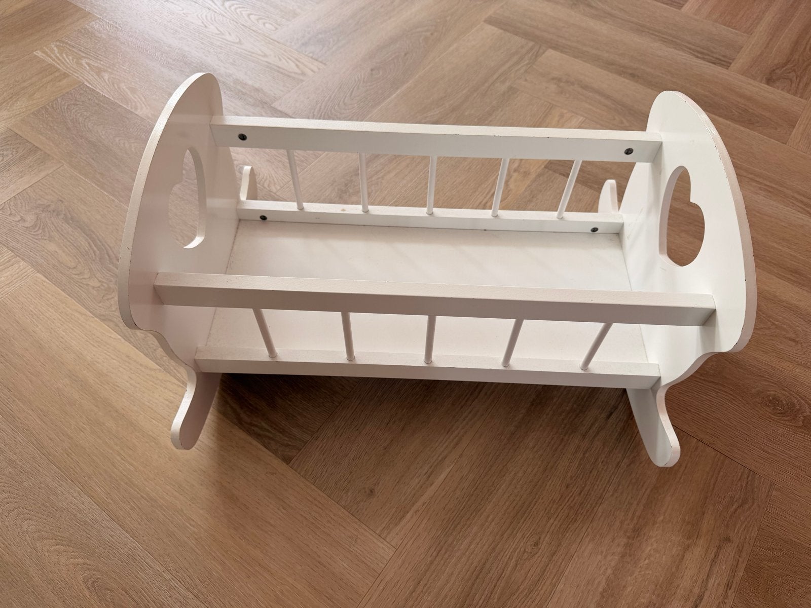 Houten poppenwiegje met hartjes, Ophalen, Gebruikt, Babypop
