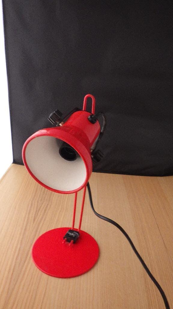 vintage tafellamp van Herda in de kleur rood, Ophalen of Verzenden, Gebruikt, Metaal, Minder dan 50 cm