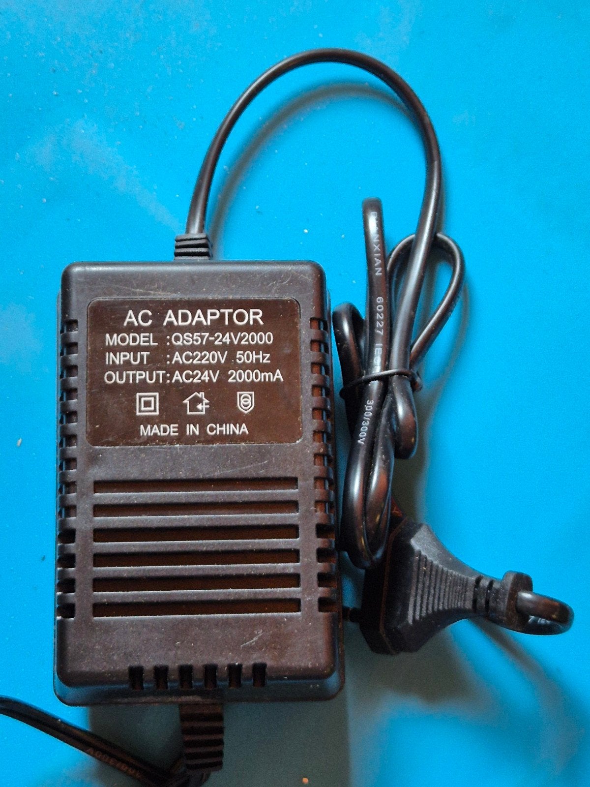12 stuks 24V/2A AC (wisselspanning uit) trafo, Ophalen of Verzenden, Nieuw