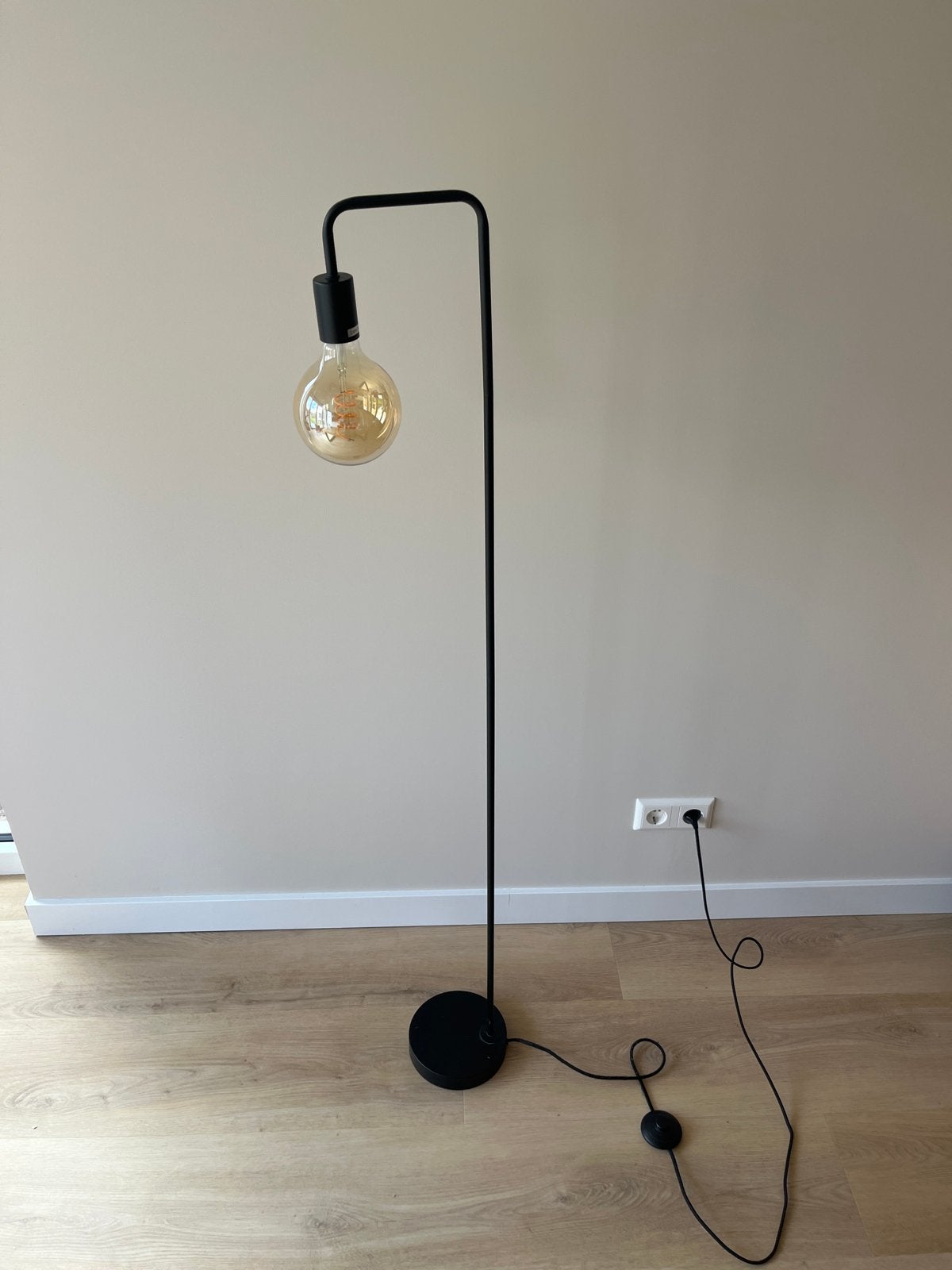 Zwarte staande lamp, Ophalen, Gebruikt, 100 tot 150 cm, E27 (groot)