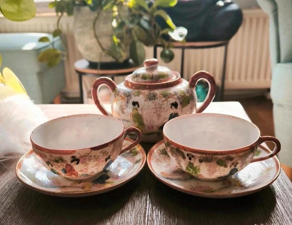 Japans Antiek Kop En Schotel En Pot - Porcelein - Japan, Antiek en Kunst, Antiek | Servies compleet, Ophalen of Verzenden