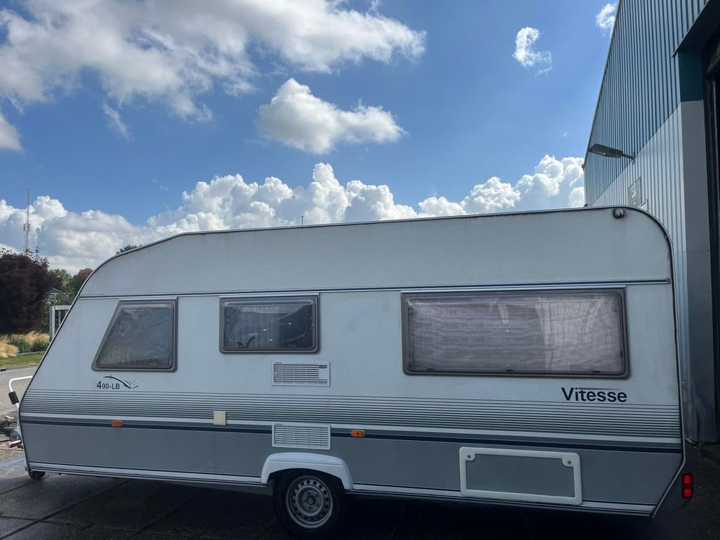 Beyerland 490LB Caravan - Goede staat, nieuwe kussens, Caravans en Kamperen, Caravans, Rondzit, Frans bed, Kachel, Particulier