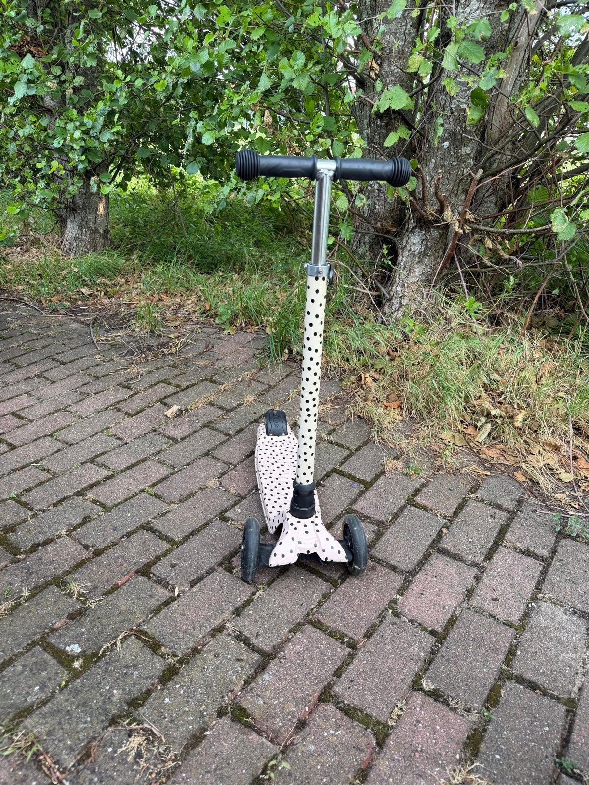 Leuke roze step met stippen voor kinderen, Fietsen en Brommers, Steps, Gebruikt, Gewone step, Ophalen