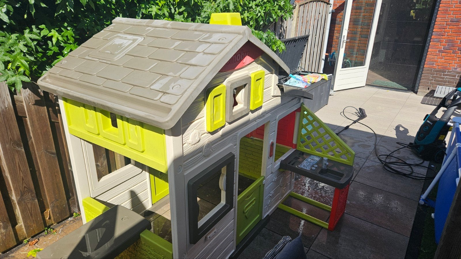 Smoby Speelhuisje met  picknicktafel, Ophalen, Gebruikt, Kunststof