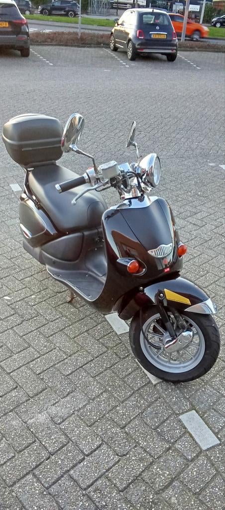 Aprilia mojito custom 50cc 2t 6000+km, Ophalen of Verzenden, Zo goed als nieuw, Overige merken