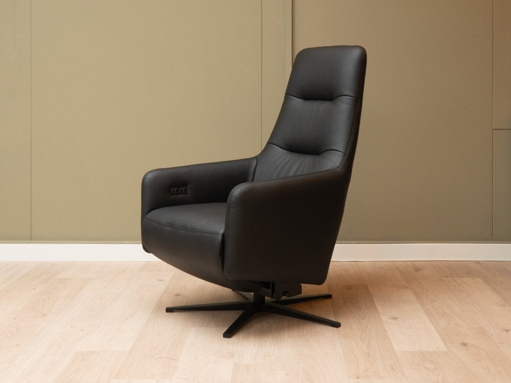 Foto 3 van Sta op stoelen, nieuw en jong gebruikt te koop bij Relaxst