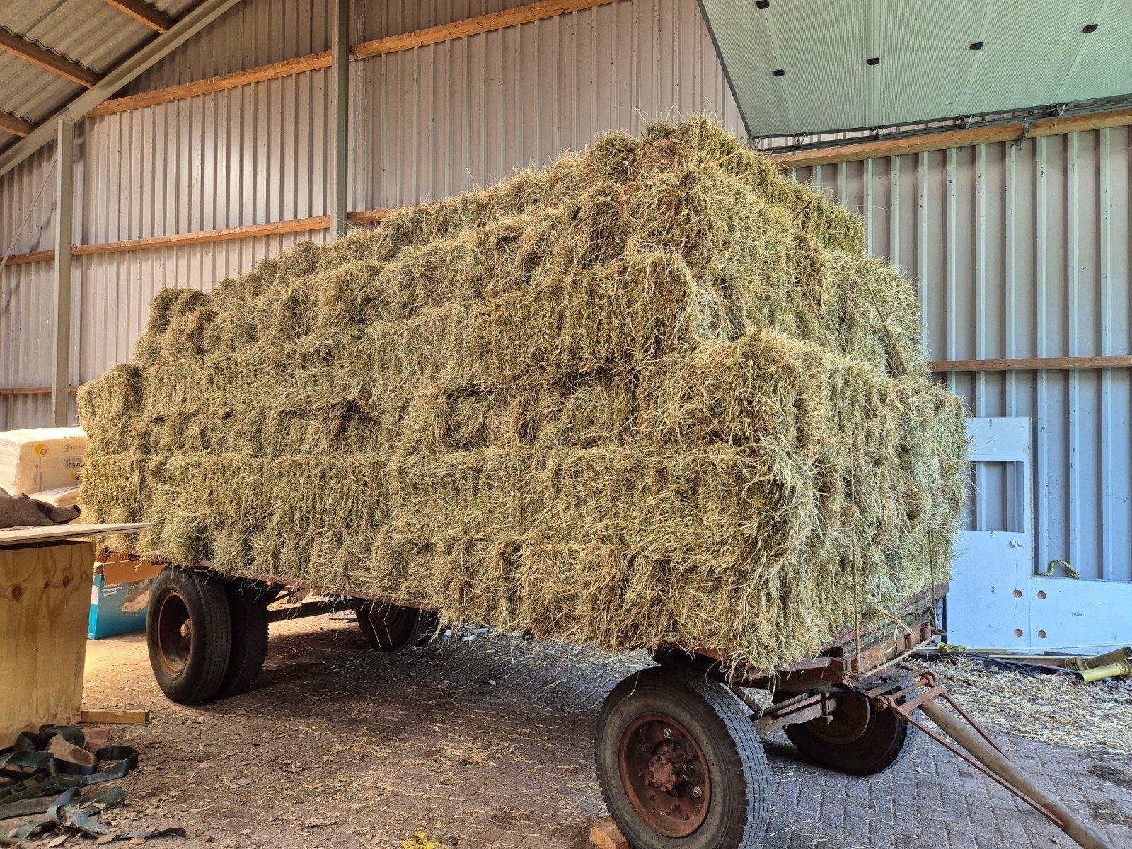 Hooipakjes paardenhooi. eerste snee, Dieren en Toebehoren, Ophalen, Vee