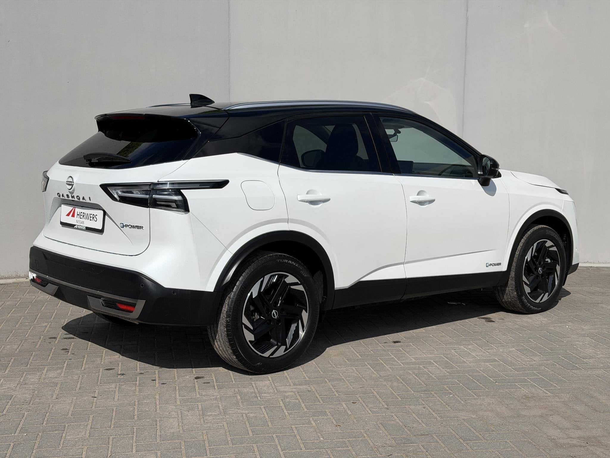 Nissan Qashqai 1.5 e-Power N-Connecta / Facelift / Navigatie, Auto's, Nissan, Gebruikt, 190 pk, 2 kWh, Wit
