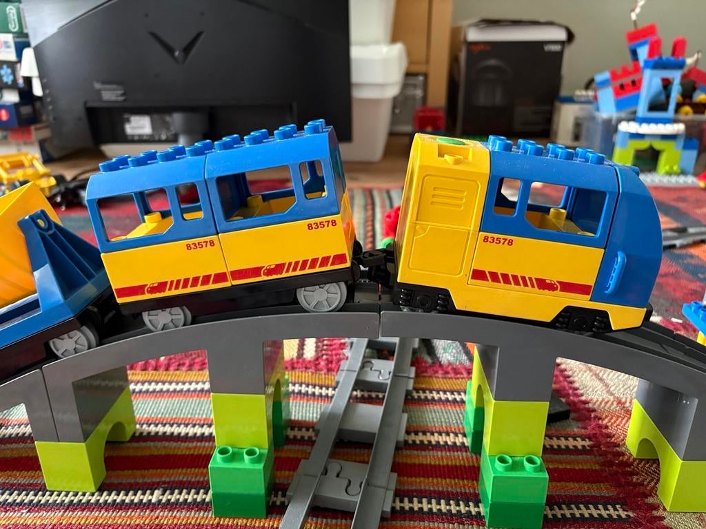 Duplo Trein met extra rails en wagonnetjes, Kinderen en Baby's, Speelgoed | Duplo en Lego, Gebruikt, Ophalen of Verzenden, Duplo