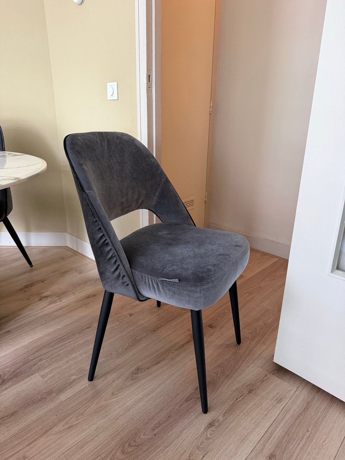 4x Richmond Interiors velvet eetkamerstoelen, Ophalen, Gebruikt, Vier, Stof