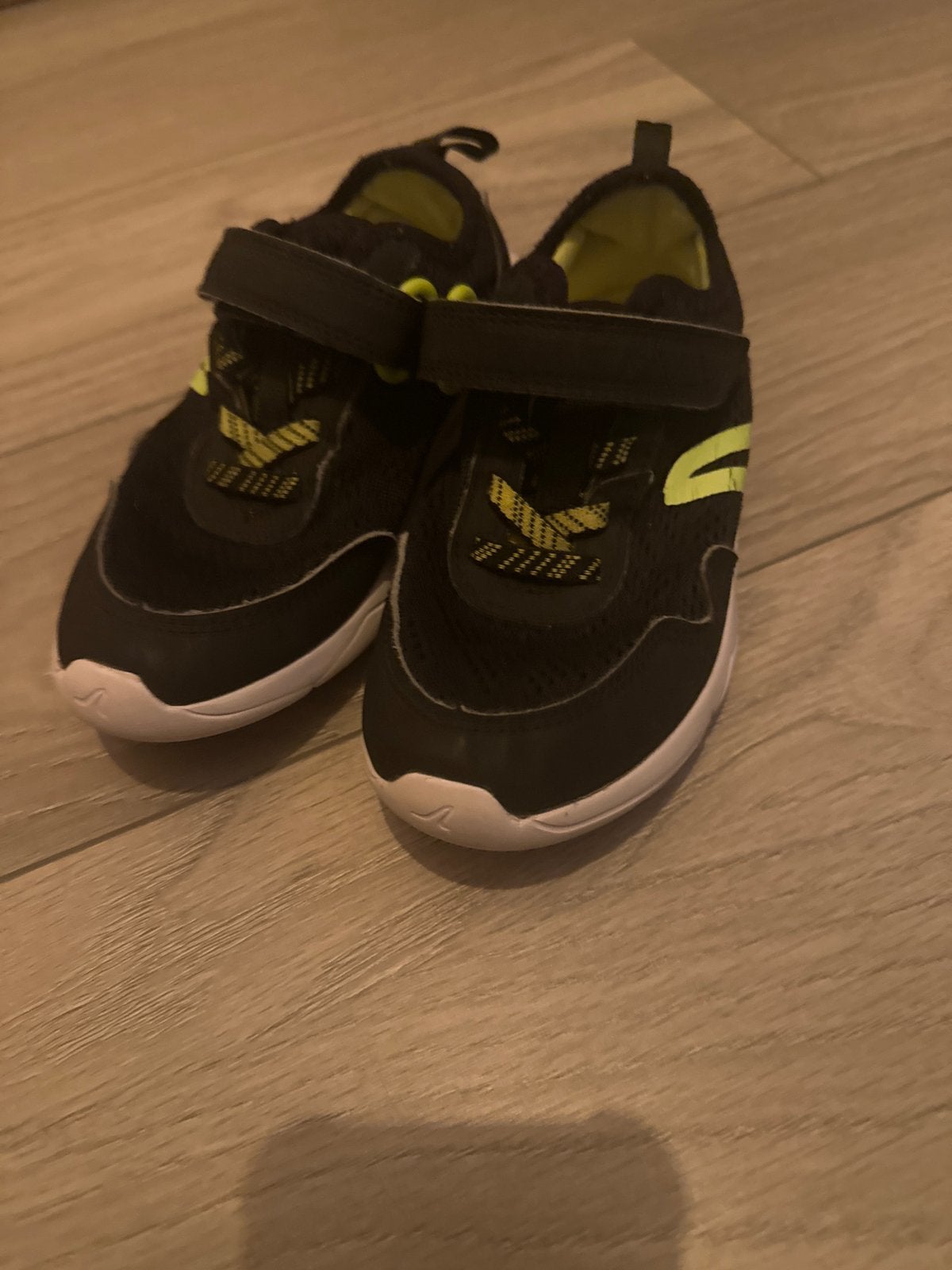 Gymschoenen maat 30, Kinderen en Baby's, Kinderkleding | Schoenen en Sokken, Ophalen, Zo goed als nieuw, Jongen of Meisje, Schoenen