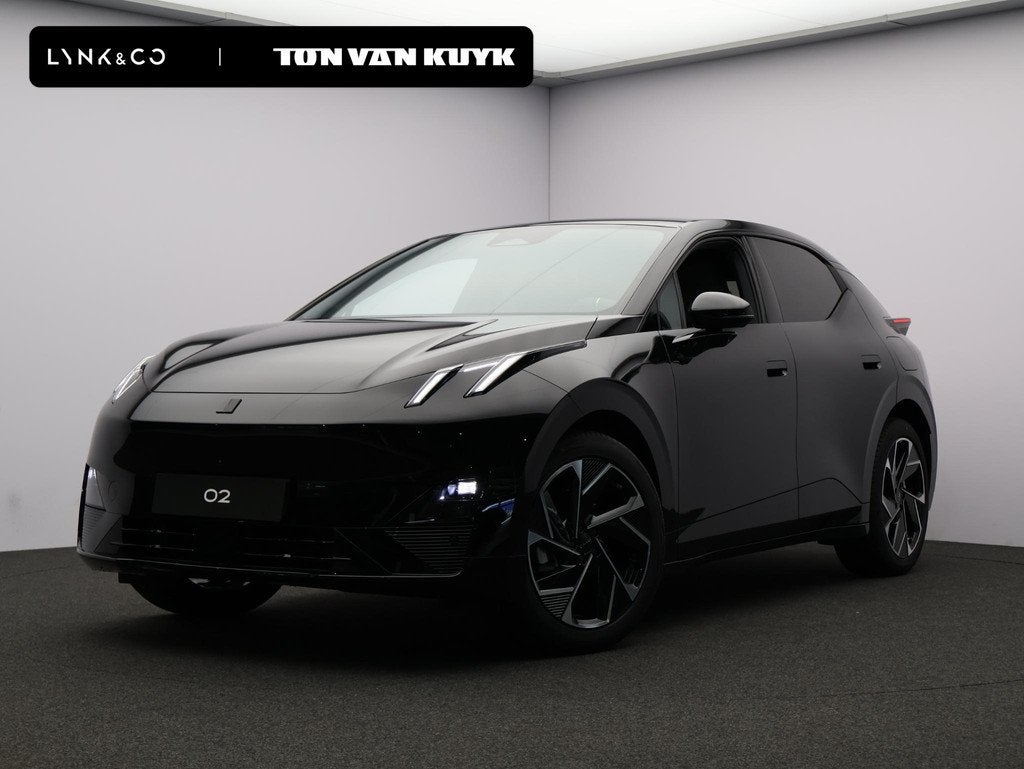Lynk & Co 02 More 66 kWh MY27 Onyx Black | Gele Gordels!, Auto's, Lynk & Co, Automaat, Achterwielaandrijving, Automatische klimaatregeling